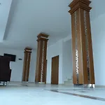 Hotel Toma's - Front