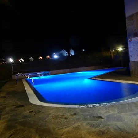 Toma's - Front מלון