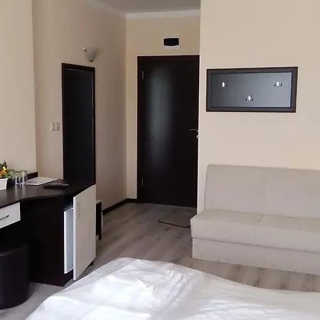 מלון Toma's - Front צרבו