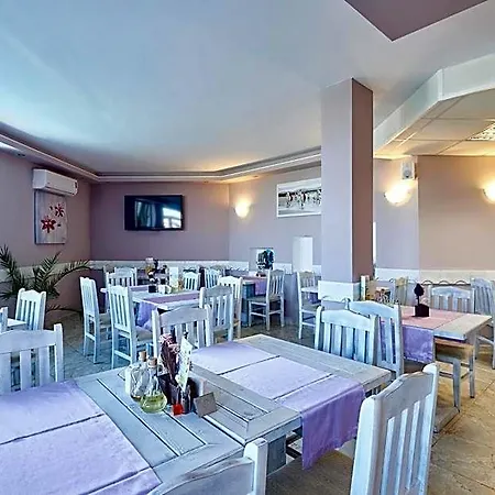 Toma's - Front Hotel Tsarevo