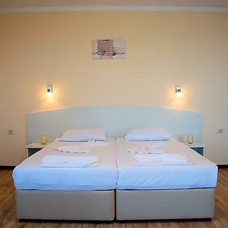 Toma's - Front Hotel Tsarevo