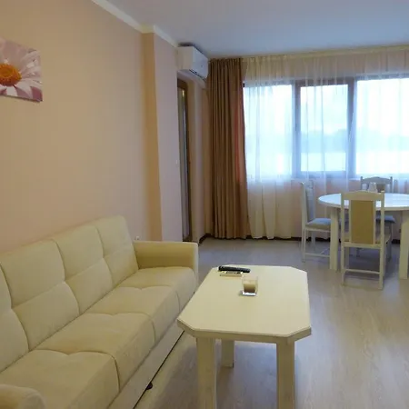 Toma's - Front Hotel Tsarevo