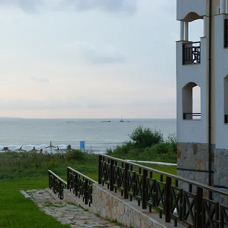 Toma's - Front Zarewo