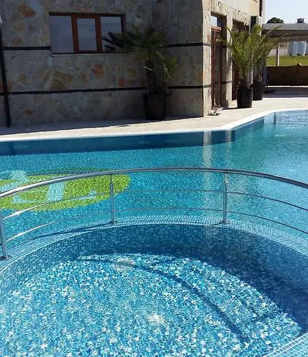 Toma's - Front Hotel Zarewo