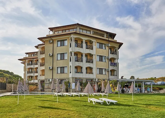 Hotel Toma's - Front