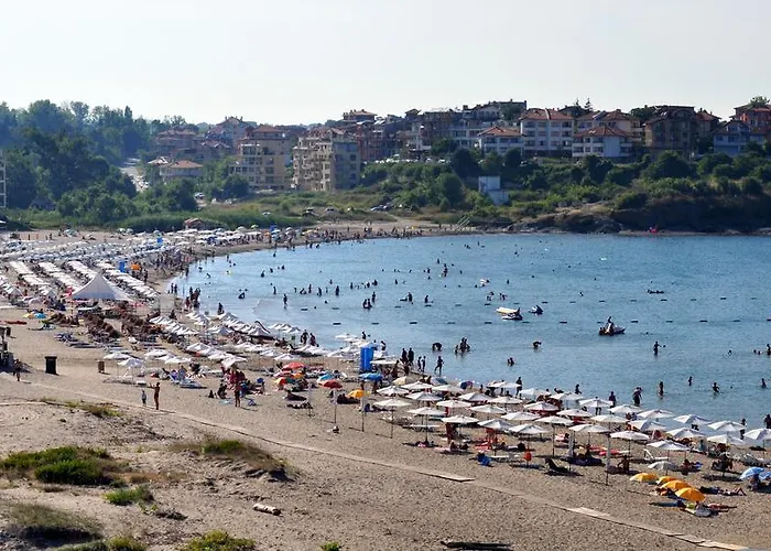 Toma's - Front Hotel