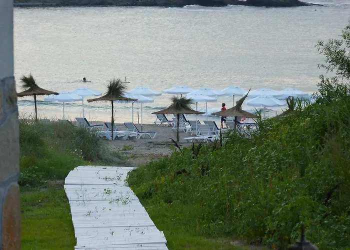 Hotel Toma's - Front