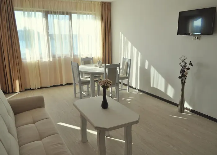 Toma's - Front Hotel Zarewo