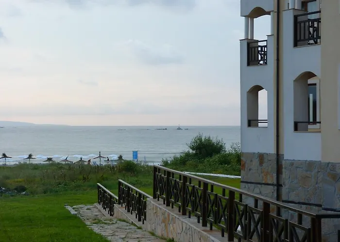 Toma's - Front Zarewo