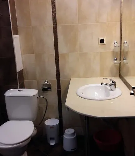 Hotel Toma's - Front